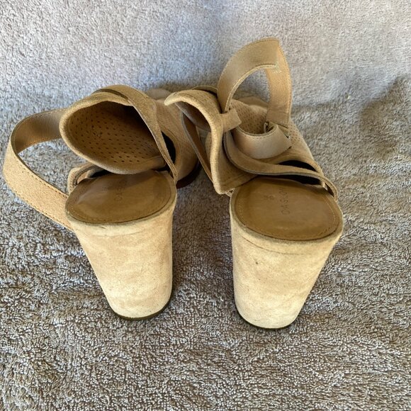 Caslon Tan Suede Peep Toe Block Heel Sandals Size 8.5M Perforated Leather Shoes - Picture 8 of 9